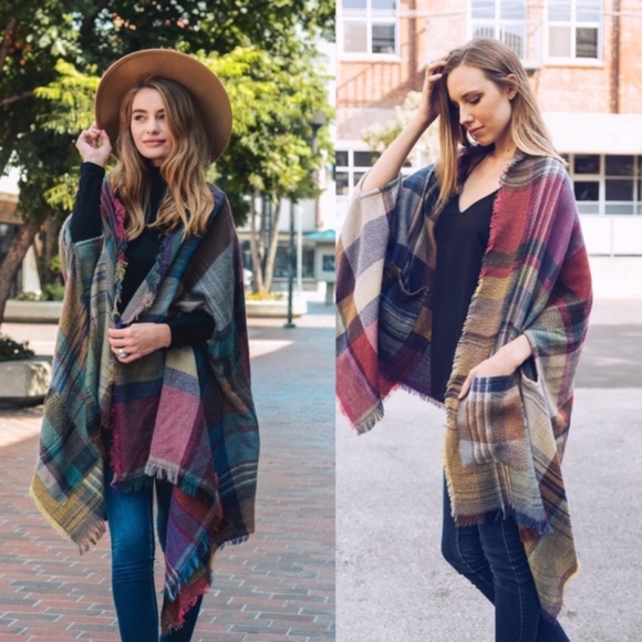 Cozy Plaid Frayed Hem Poncho pockets - Picture 2 of 2